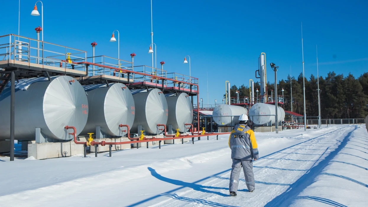 Нафтогазвидобування за підсумками 2015 і 2016 рр. заплатило 8 млрд грн податків до бюджету України, реалізувавши газ, видобутий за 2 роки з прибутком 5,4 млрд грн. Загальний обсяг інвестицій у видобування становив 4 млрд грн